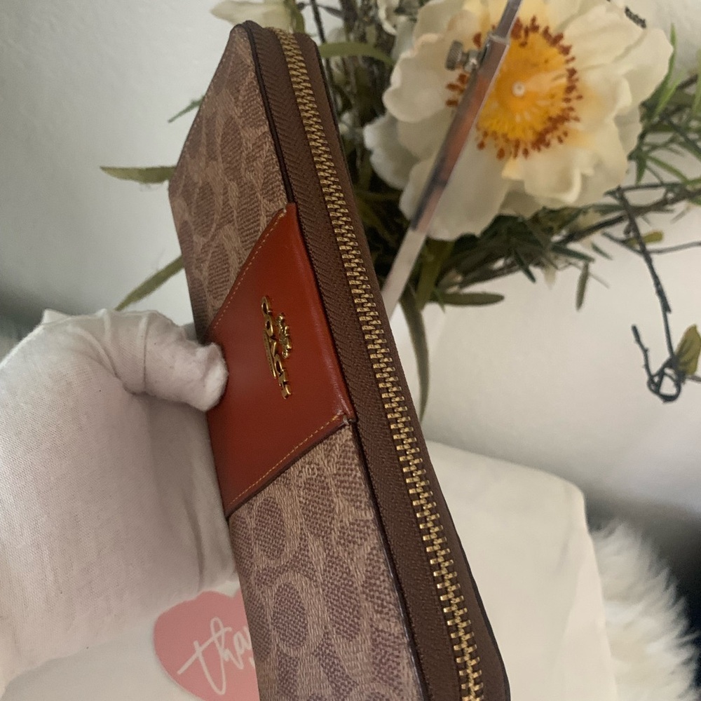 Coach Signature Tan Rust Zip Around Wallet - Picture 2 of 7